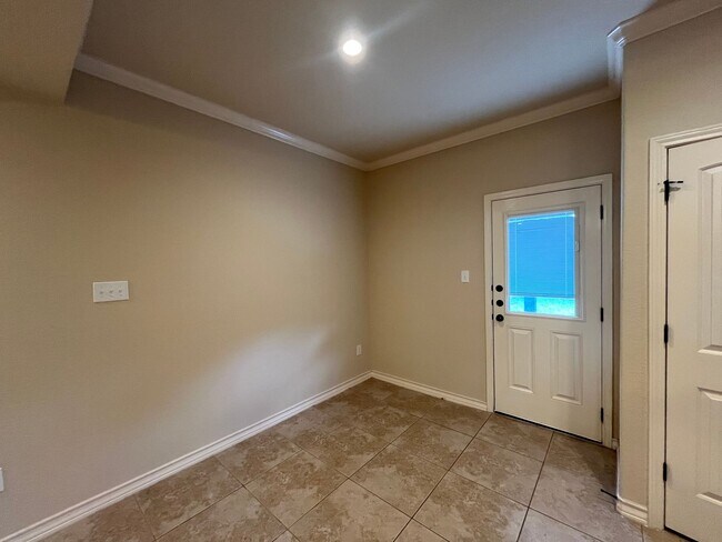 Building Photo - 13907 Annas Way #102, San Antonio, TX. 78233