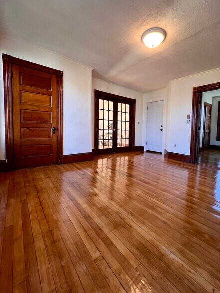 Livingroom - 94 Graham St