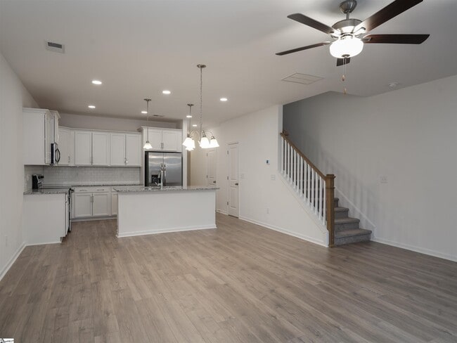 Building Photo - 250 Bryland Wy