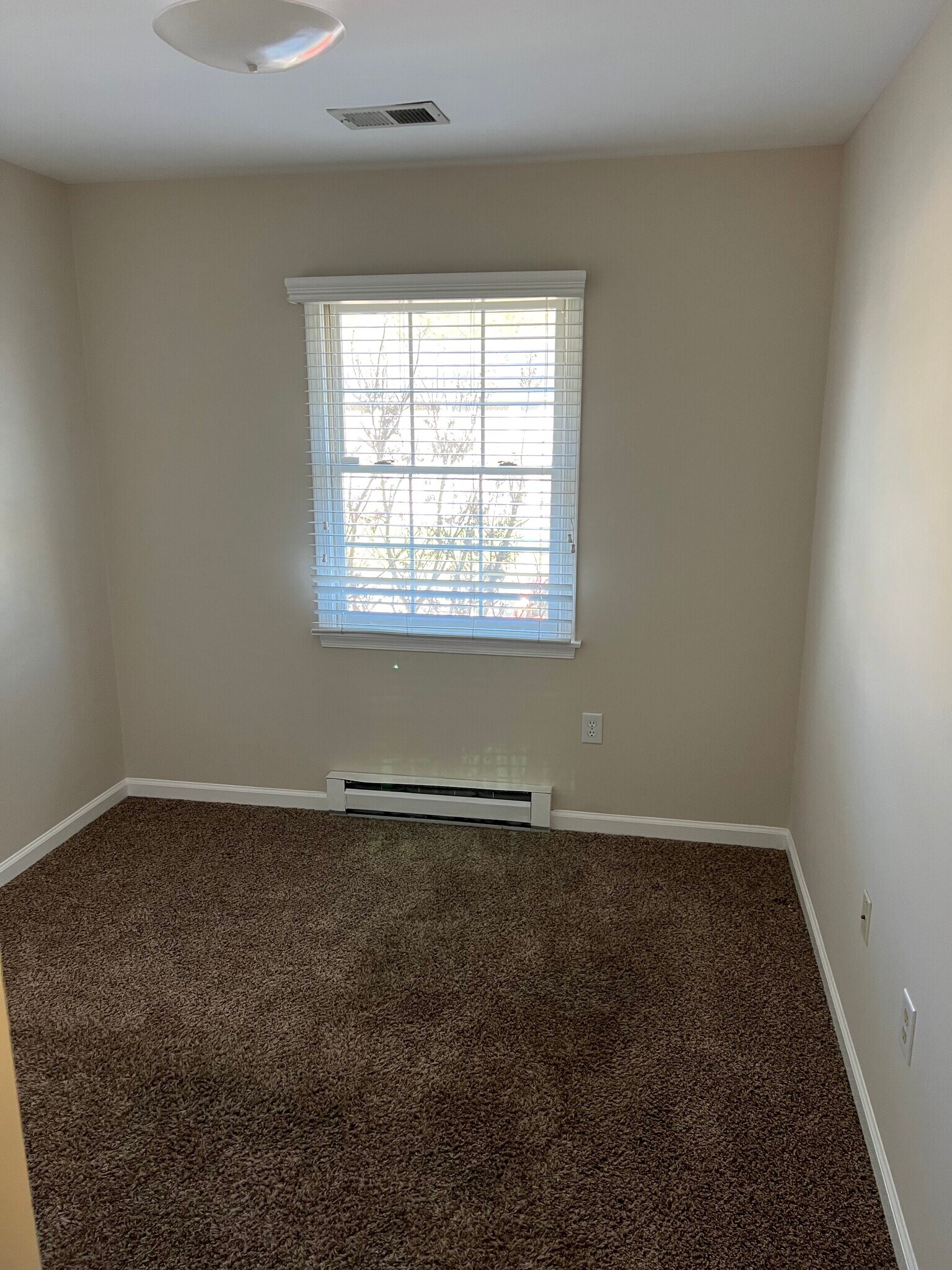 Building Photo - 10121 Saint George Cir