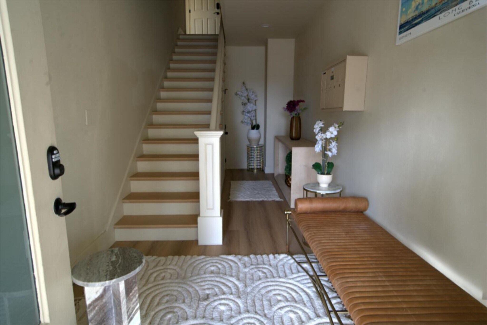 Lobby/mailroom - 1123 E Ocean Blvd