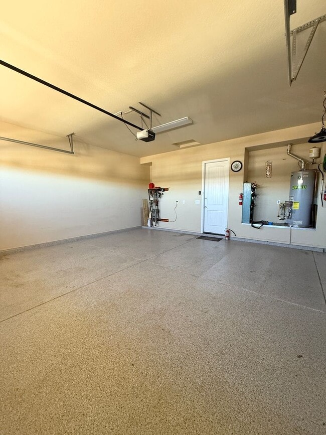 Building Photo - Two Bedroom + Office in Quailwood