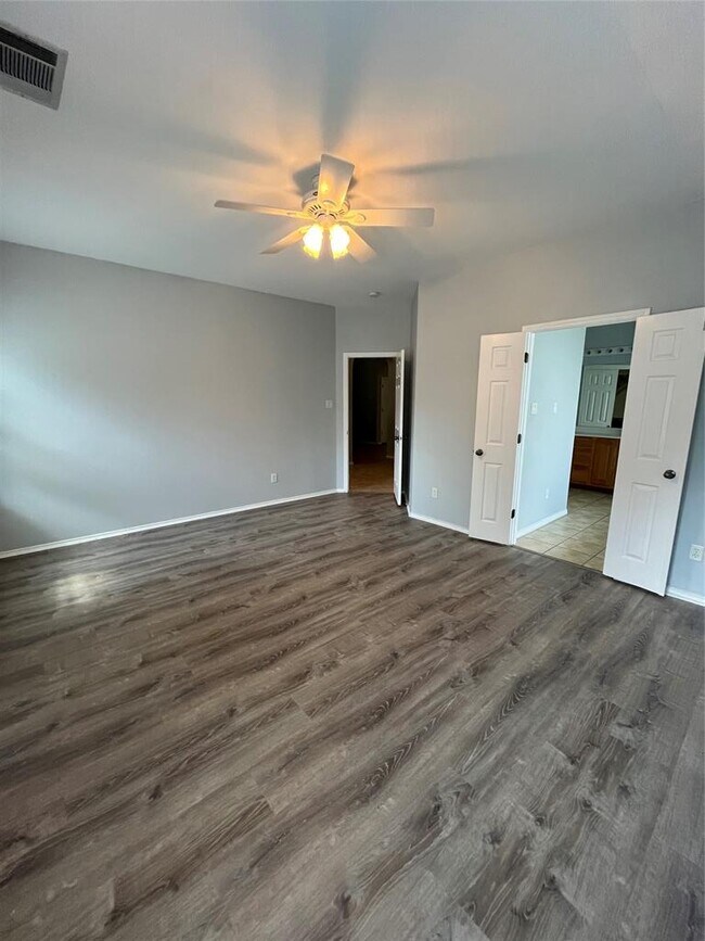 Building Photo - 14525 Ballimamore Dr