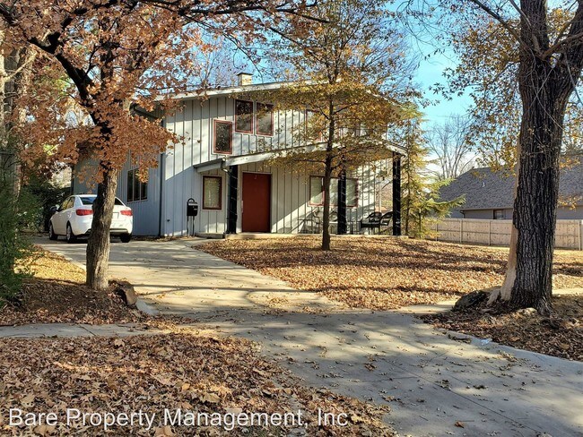 Building Photo - 1005 S Pickard Ave