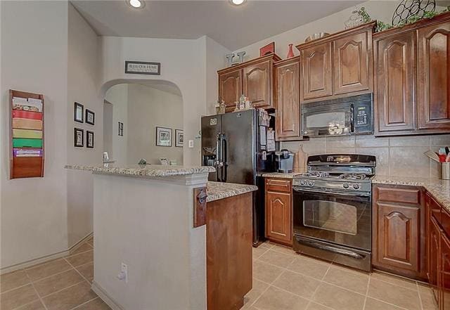 Building Photo - 5009 Holliday Dr