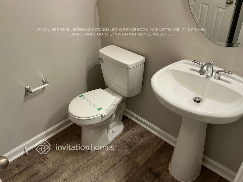 Building Photo - 716 Weathervane Dr