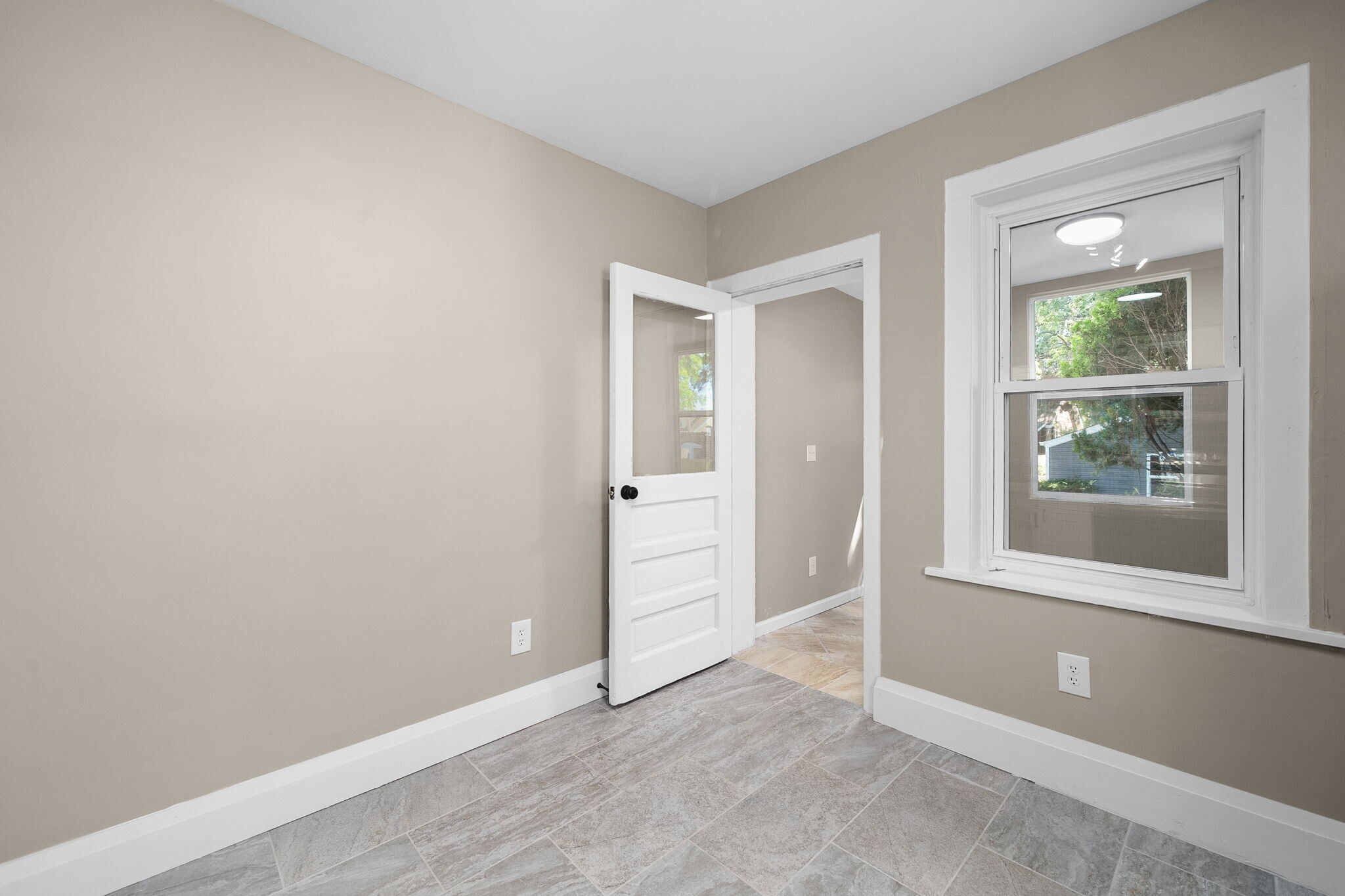 Building Photo - 5206 Nagel Ave