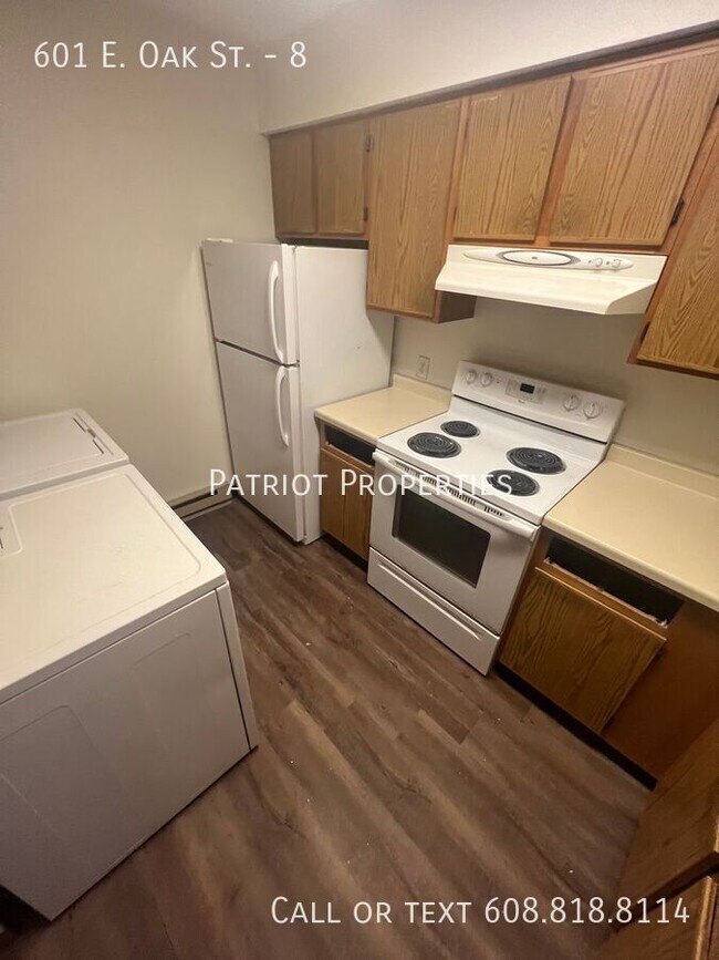 Primary Photo - 601 E Oak St