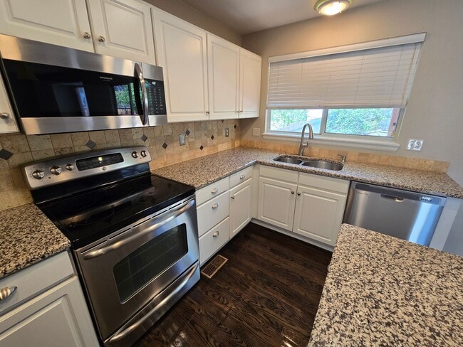 Building Photo - Beautiful and Fresh Updated Four Bedroom Home on a Corner Lot in Rock Creek!