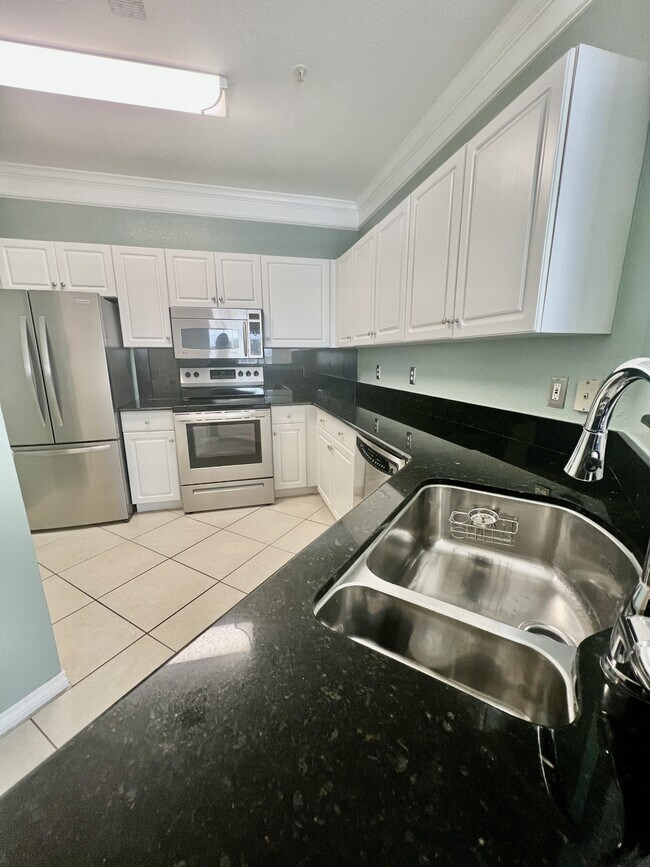 Building Photo - 4345 Bayside Village Dr