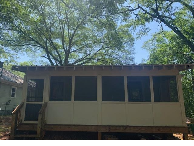 Building Photo - 165 Hillside St