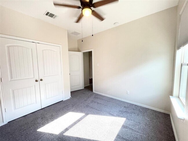 Building Photo - 213 Connor Elkins Dr