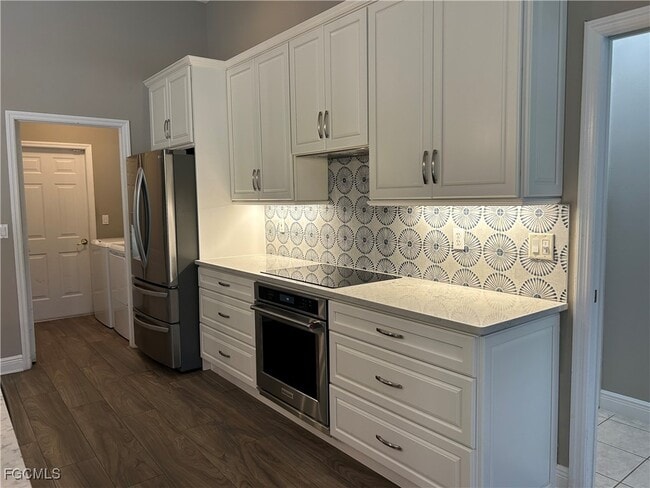 Building Photo - 9947 Colonial Walk N