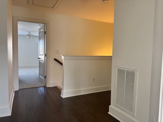 Building Photo - Beautiful 3BR Townhome in Franklin