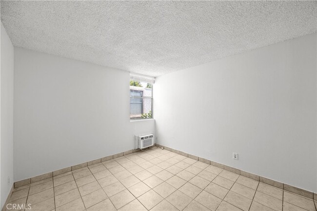 Building Photo - 18620 Hatteras St