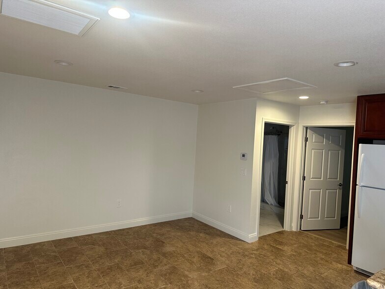 Building Photo - 1711 Firethorne Plz