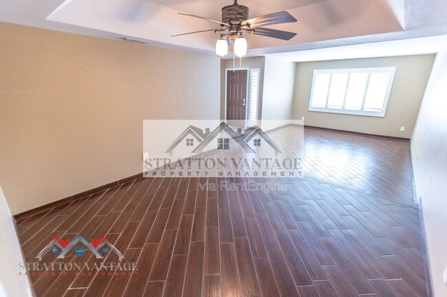 Building Photo - 944 W Meseto Ave