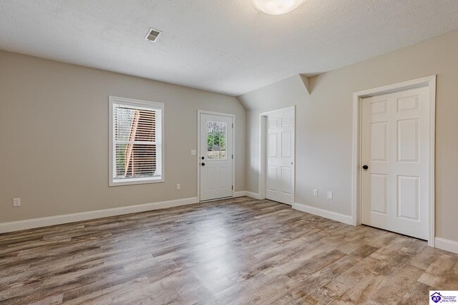 Building Photo - 212 Berkshire Ave