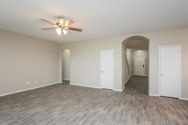 Building Photo - 533 Crown Oaks Dr