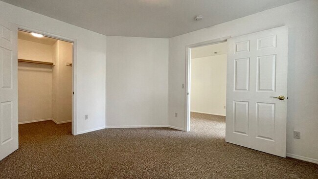 Building Photo - One Bedroom Apartment Near Downtown SLO