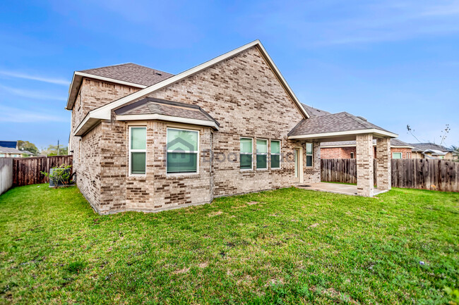 Building Photo - 6028 Pearland Pl