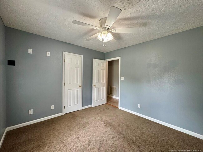 Building Photo - 5026 Waterford Dr