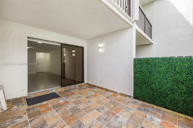 Building Photo - 9407 Fontainebleau Blvd