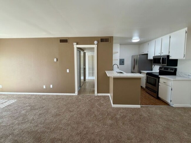 Building Photo - Just Got Renovated !!!! Imagine This....One-Bedroom Rental Offering More Space, More Comfort, Mor...