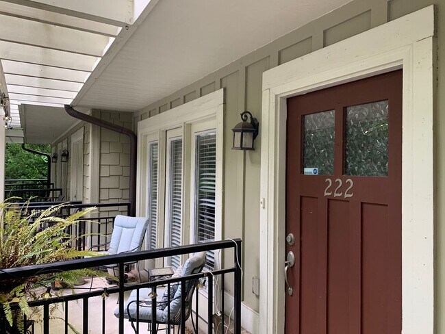 Building Photo - Lovely Condo in Gated Community at Brookwo...