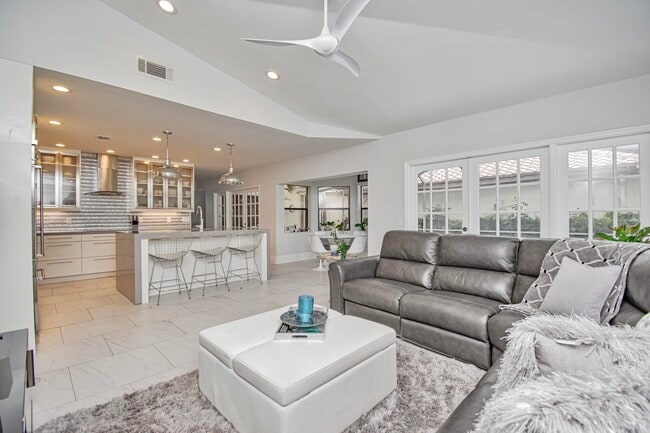 Building Photo - 22504 Esplanada Cir