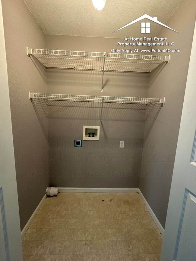 Building Photo - 999 Boulder Ct
