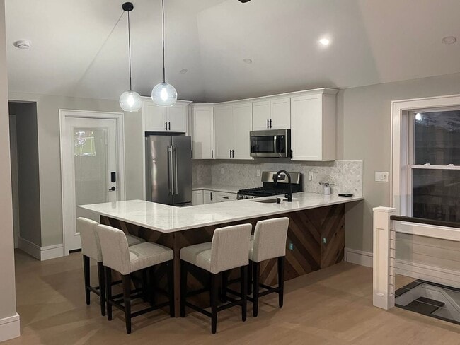 Building Photo - Beach House Winter Rental (Available Novem...