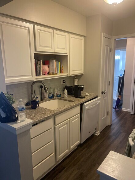 Kitchen with Book Nook - 4434 N Oakland Ave