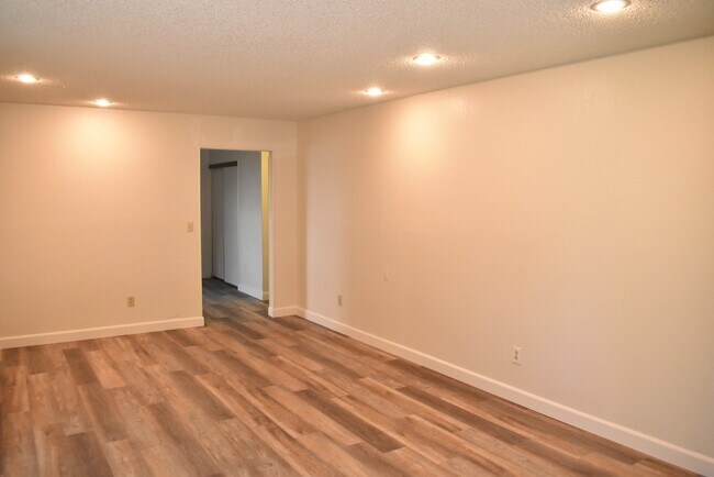 Building Photo - 247 Belford Pl