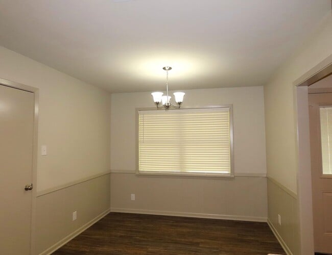 Building Photo - Updated 5 bedroom, 3 bathroom home in Tyle...