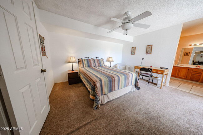 Building Photo - 9445 N 94th Pl