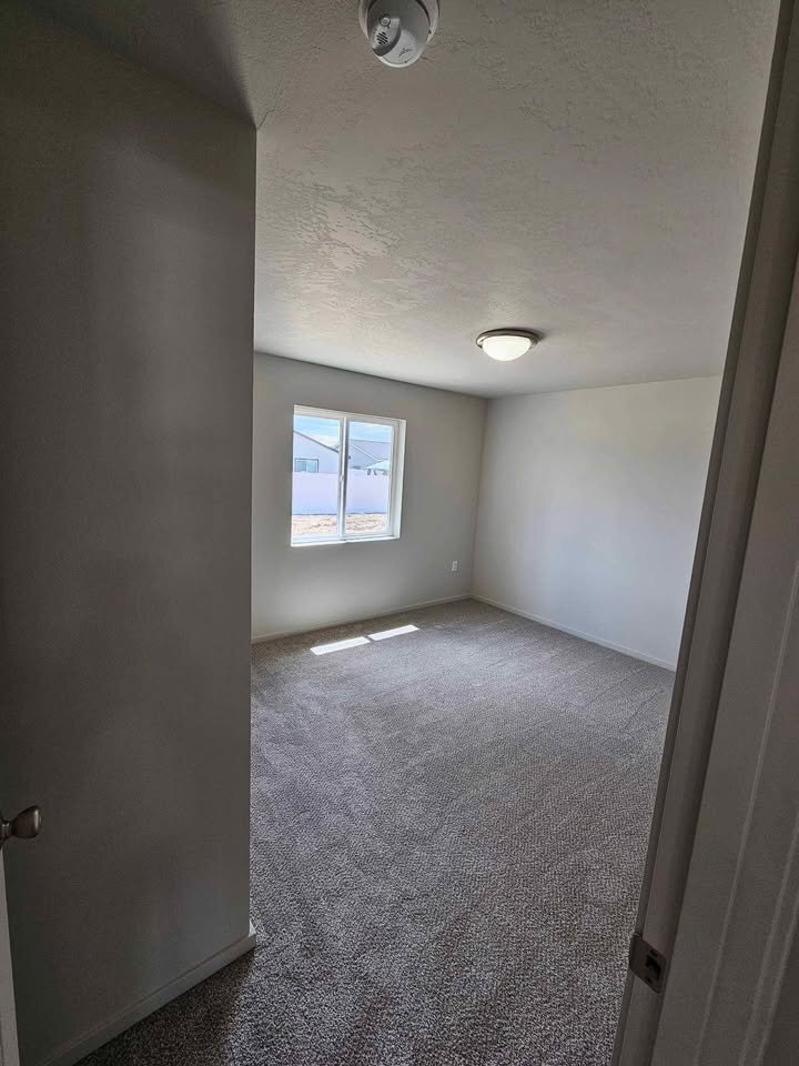 Building Photo - 722 E Cascade St