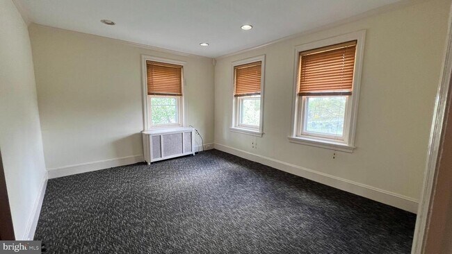 Building Photo - 7630 Cheltenham Ave