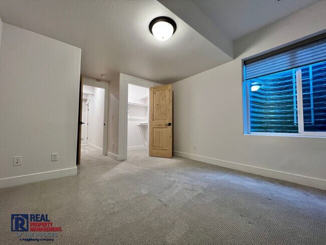 Building Photo - Gorgeous 4 bed 3 bath + Office home located on the 12th Tee of the TPC golf Course!