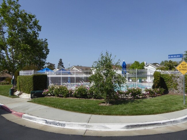 Building Photo - COMING SOON! Charming 2-Bedroom Home with a Versatile Loft in The Bungalows of Valencia!