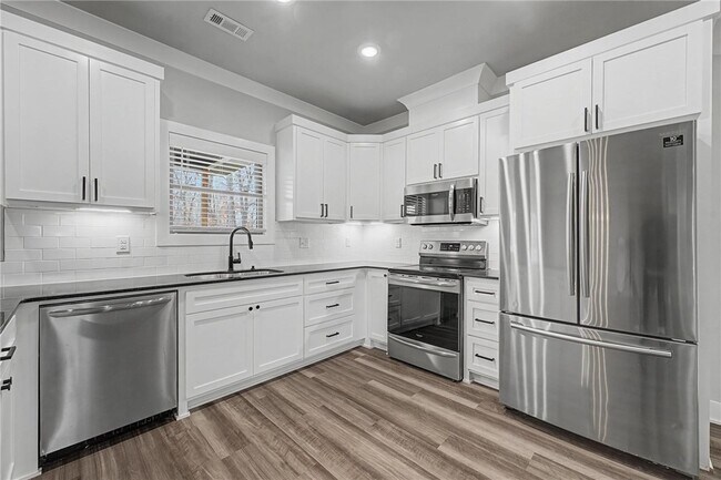 Building Photo - 2 Creetown Ln