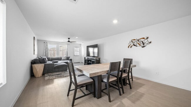Building Photo - Move-in ready 4-bedroom, 2-bath home in Meadow Park!