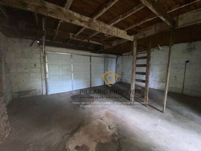 Building Photo - Close to Marion University, 3 Bedroom, 1.5...