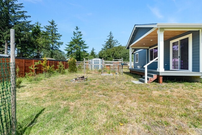 Building Photo - 899 Point Brown Ave SW