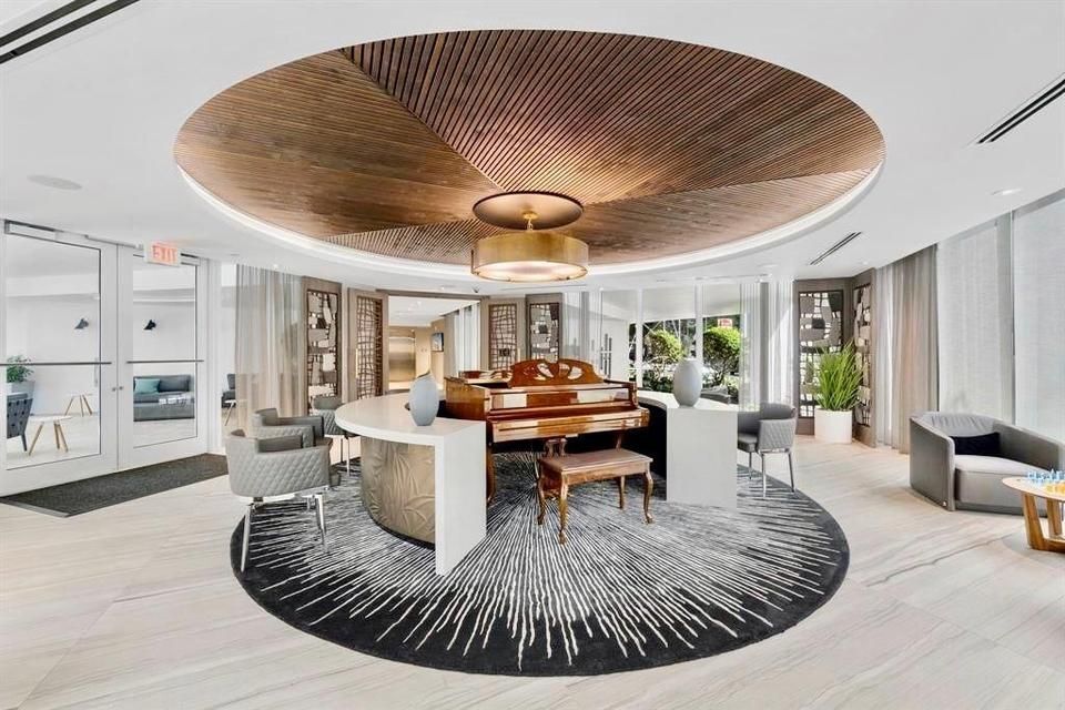 Building Photo - 333 Las Olas Way