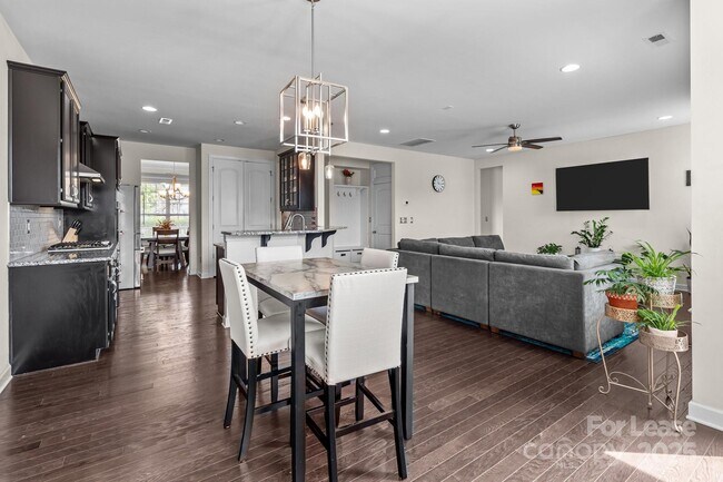 Building Photo - 2835 Berkhamstead Cir