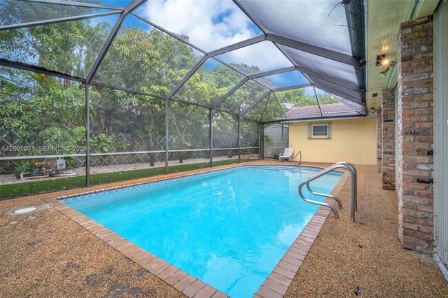 Building Photo - 3441 N Hills Dr