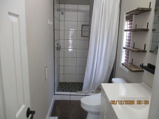 Building Photo - 3001 W Young