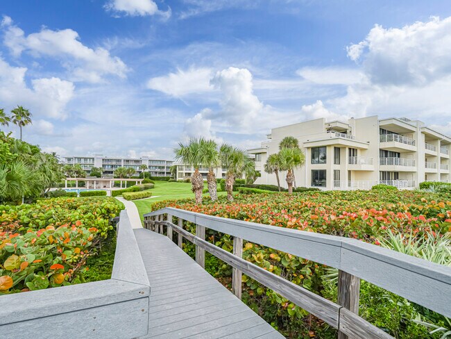 Building Photo - 5536 Jimmy Buffett Mem Hwy