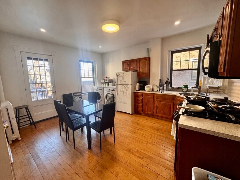 Building Photo - 1173 Commonwealth Ave